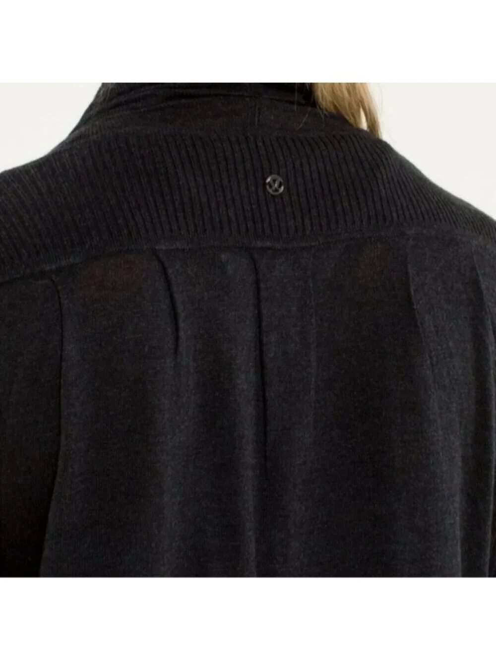 Lululemon Universal Wrap Black